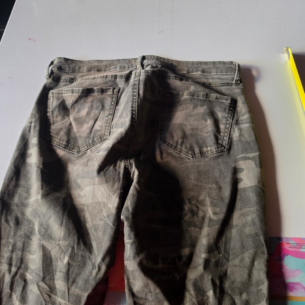 NYDJ Ami Skinny Camo Pants Green Camouflage Lift Tuck Stretch Size 10 - Picture 4 of 7